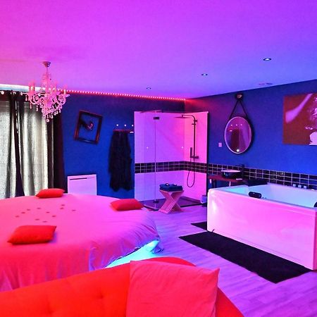 Nuit Insolite-Room Love Saint-Germain  Bagian luar foto