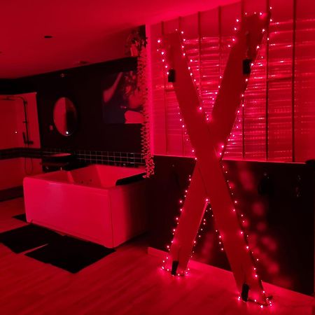 Nuit Insolite-Room Love Saint-Germain  Bagian luar foto