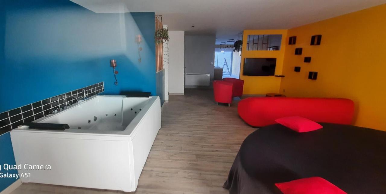 Nuit Insolite-Room Love Saint-Germain  Bagian luar foto