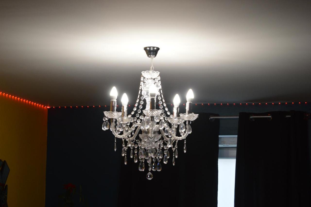 Nuit Insolite-Room Love Saint-Germain  Bagian luar foto