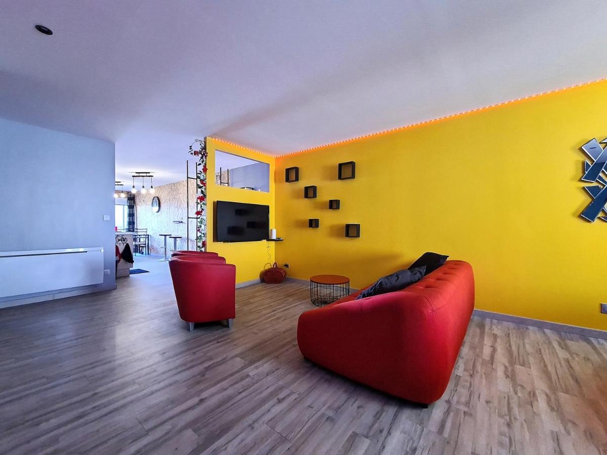 Nuit Insolite-Room Love Saint-Germain  Bagian luar foto