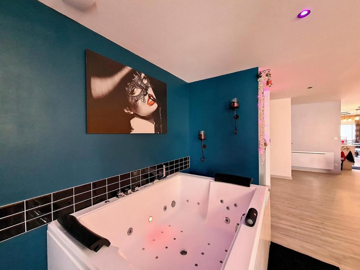 Nuit Insolite-Room Love Saint-Germain  Bagian luar foto