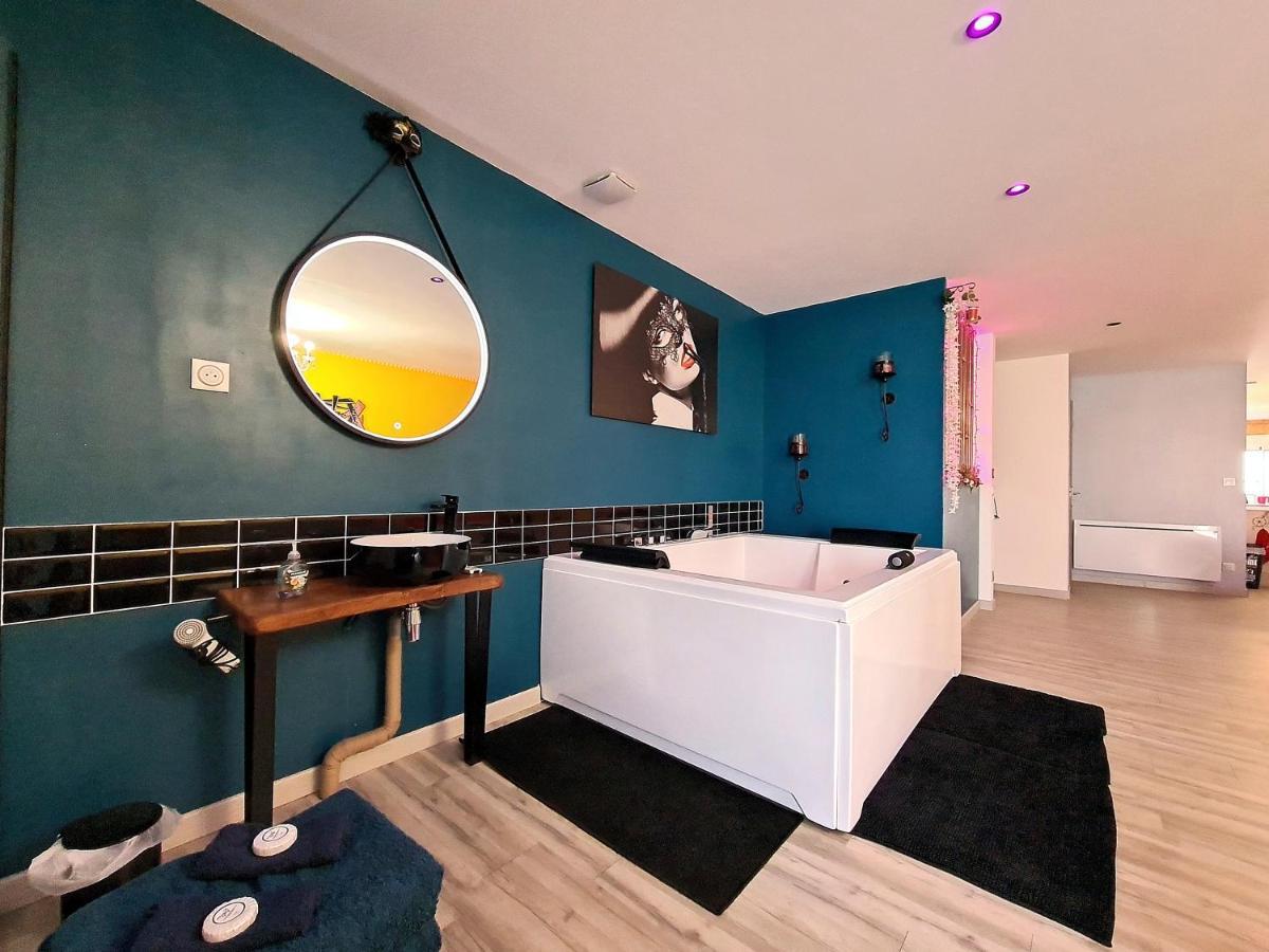 Nuit Insolite-Room Love Saint-Germain  Bagian luar foto