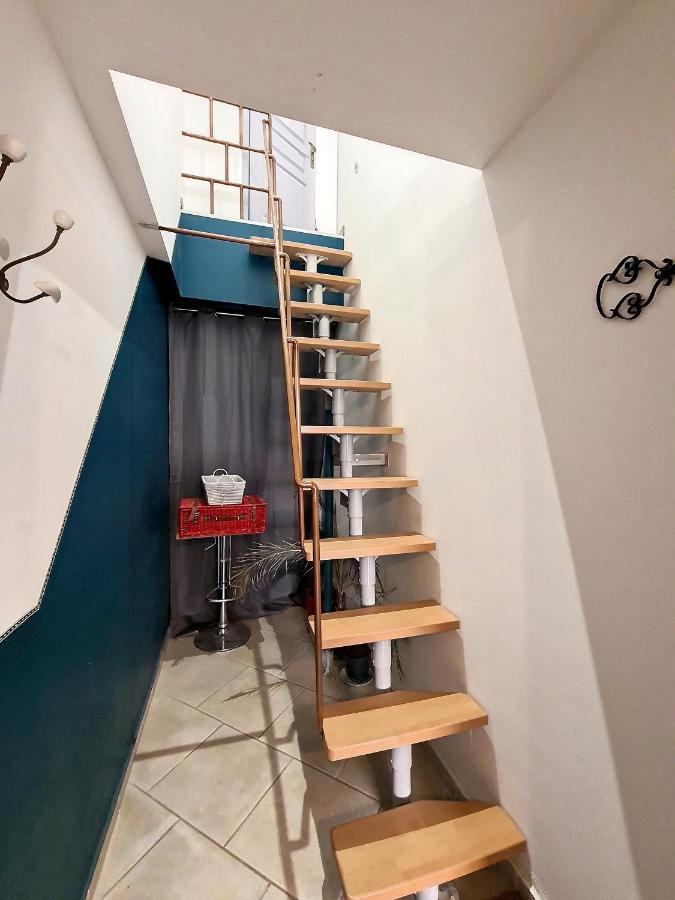 Nuit Insolite-Room Love Saint-Germain  Bagian luar foto