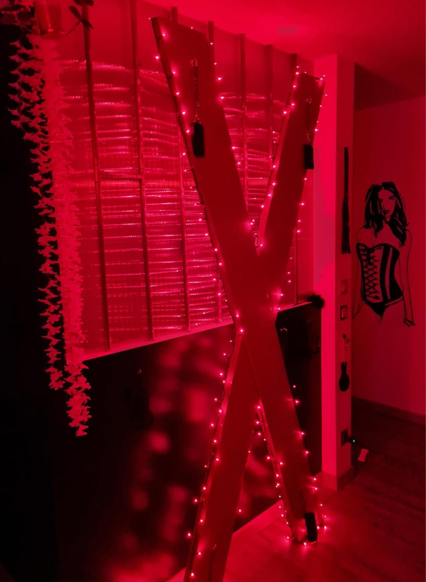 Nuit Insolite-Room Love Saint-Germain  Bagian luar foto