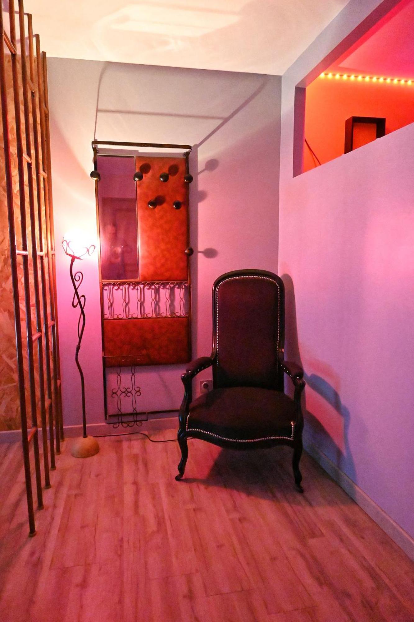 Nuit Insolite-Room Love Saint-Germain  Bagian luar foto
